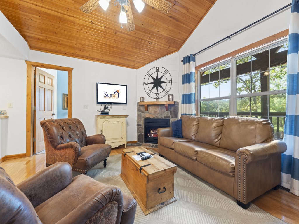 SBL85 -Paradise Lodge Vacation Rental in Branson West - RedAwning