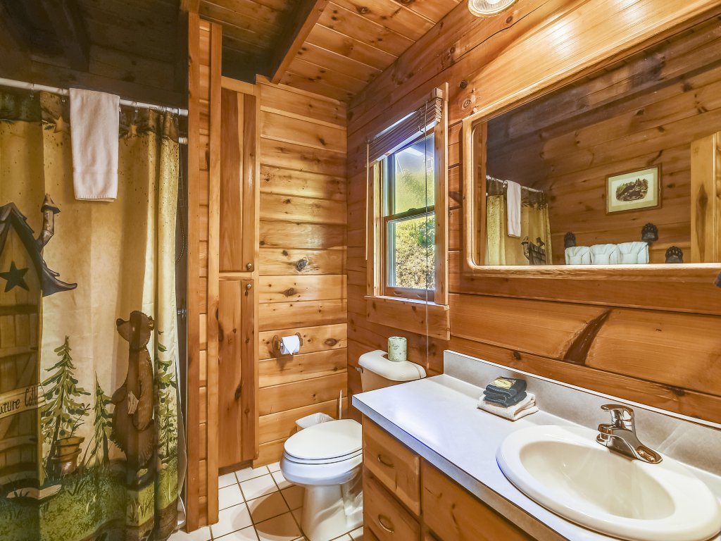 Mountain Serenity Vacation Rental in Sevierville - RedAwning