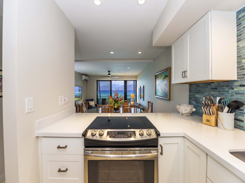 Noelani 304 3 Bedroom/2.5 Bath Condo Vacation Rental in Lahaina - RedAwning