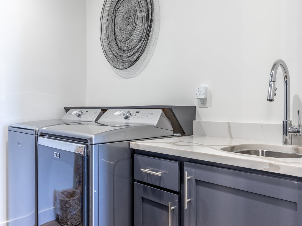 Fable House Vacation Rental in St. George - RedAwning