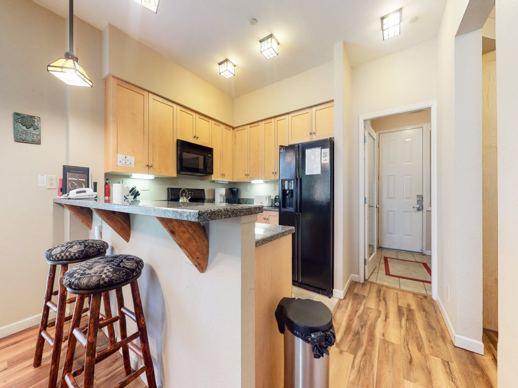 Mammoth Green 120 Pet-Friendly, Cozy and Bright, Walk to Eagle Lodge Vacation Rental in Mammoth Lakes - RedAwning