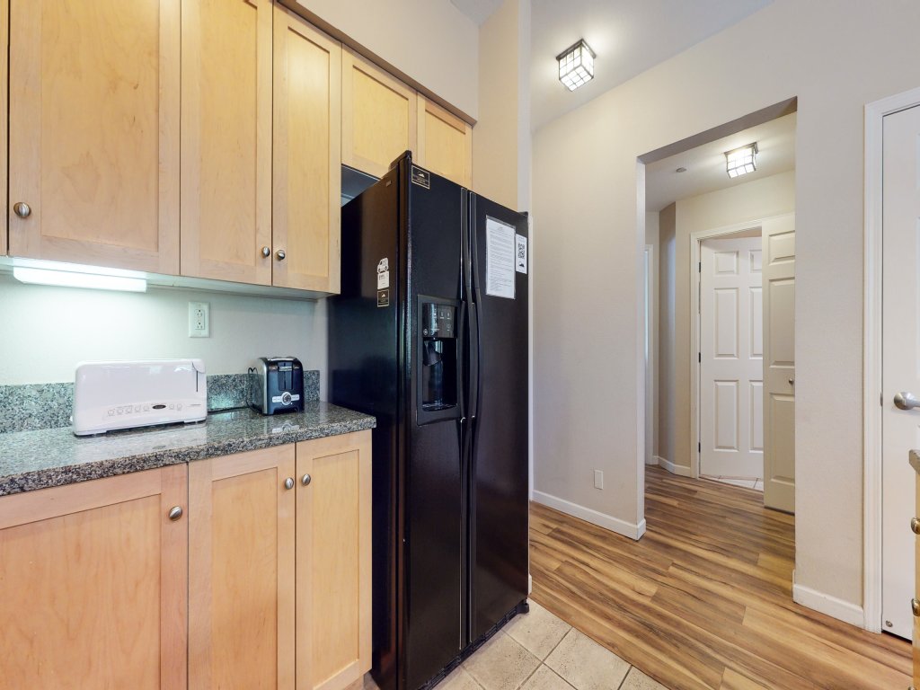 Mammoth Green 120 Pet-Friendly, Cozy and Bright, Walk to Eagle Lodge Vacation Rental in Mammoth Lakes - RedAwning