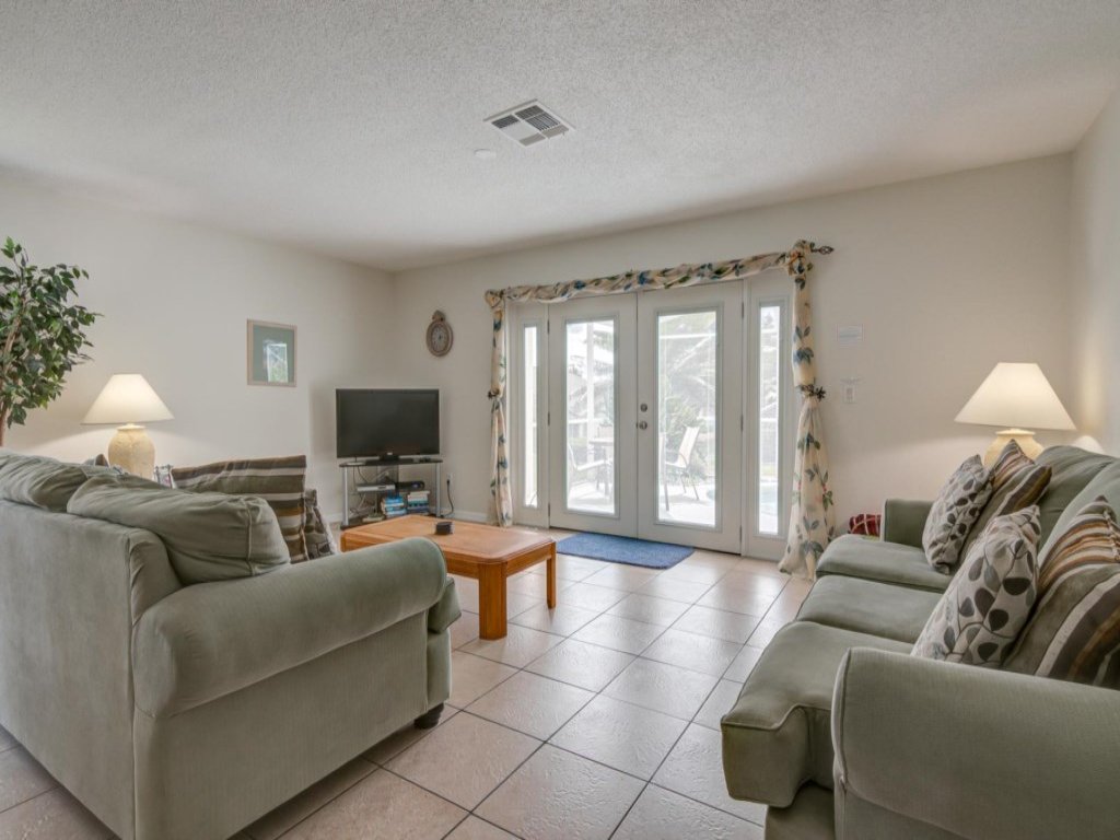 Willow's Southern Dunes Pool Home Vacation Rental in Haines City - RedAwning