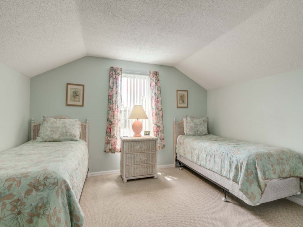 Willow's Southern Dunes Pool Home Vacation Rental in Haines City - RedAwning