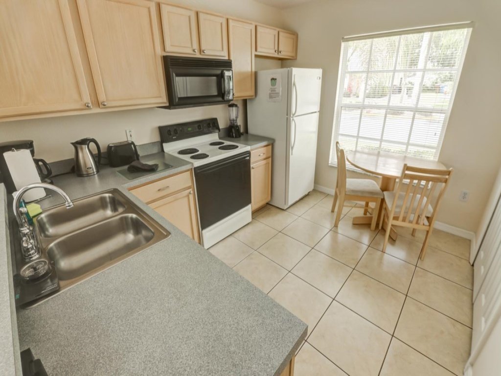 Southern Palms Pool Home Vacation Rental in Haines City - RedAwning