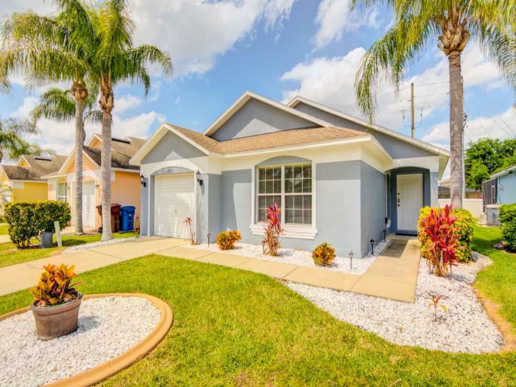 Great Home Southern Dunes Private Pool Vacation Rental in Haines City - RedAwning