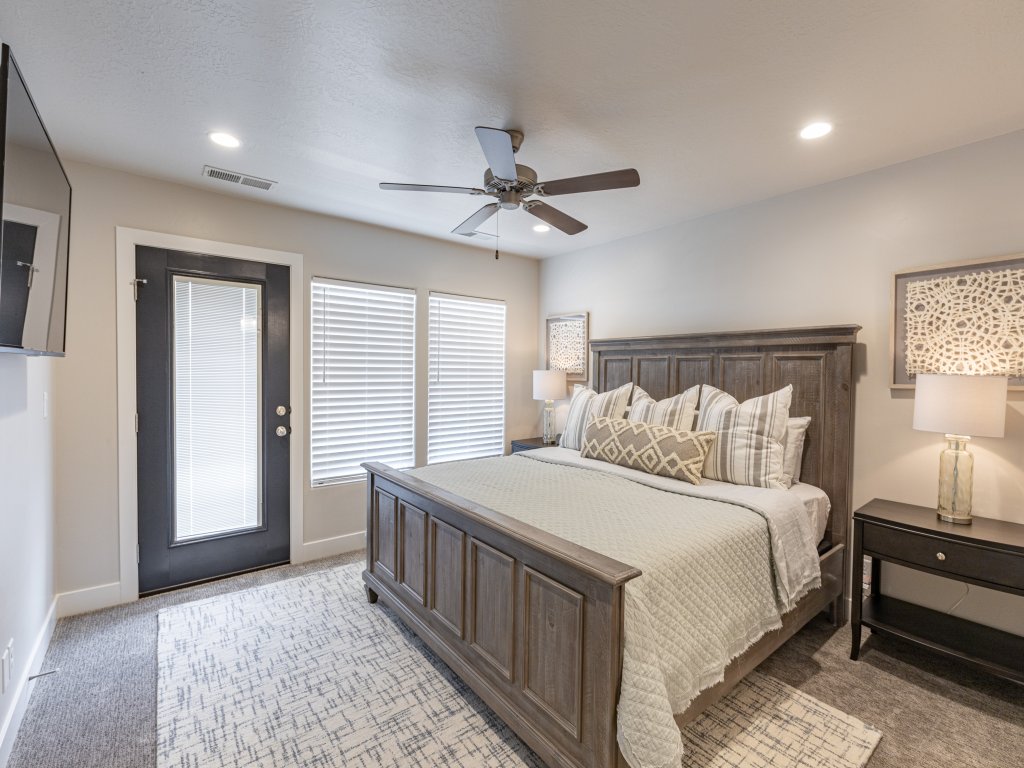 Hermes Hideaway Vacation Rental in St. George - RedAwning
