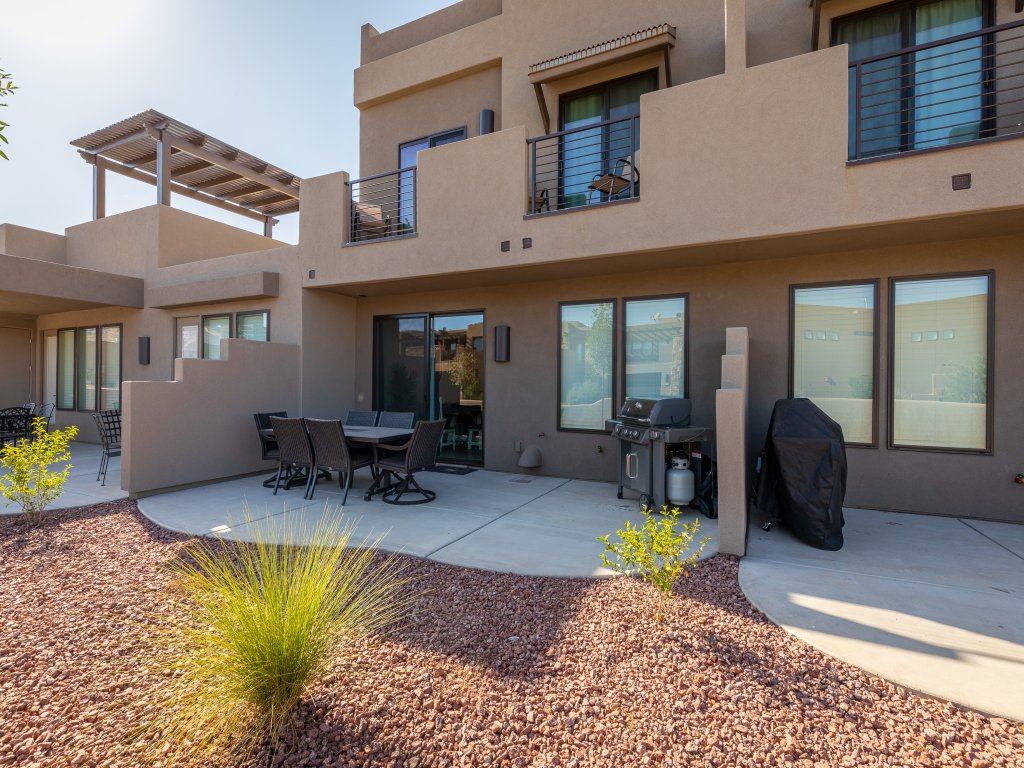 Desert Oasis Vacation Rental in St. George - RedAwning