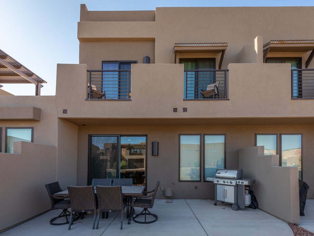 Desert Oasis Vacation Rental in St. George - RedAwning