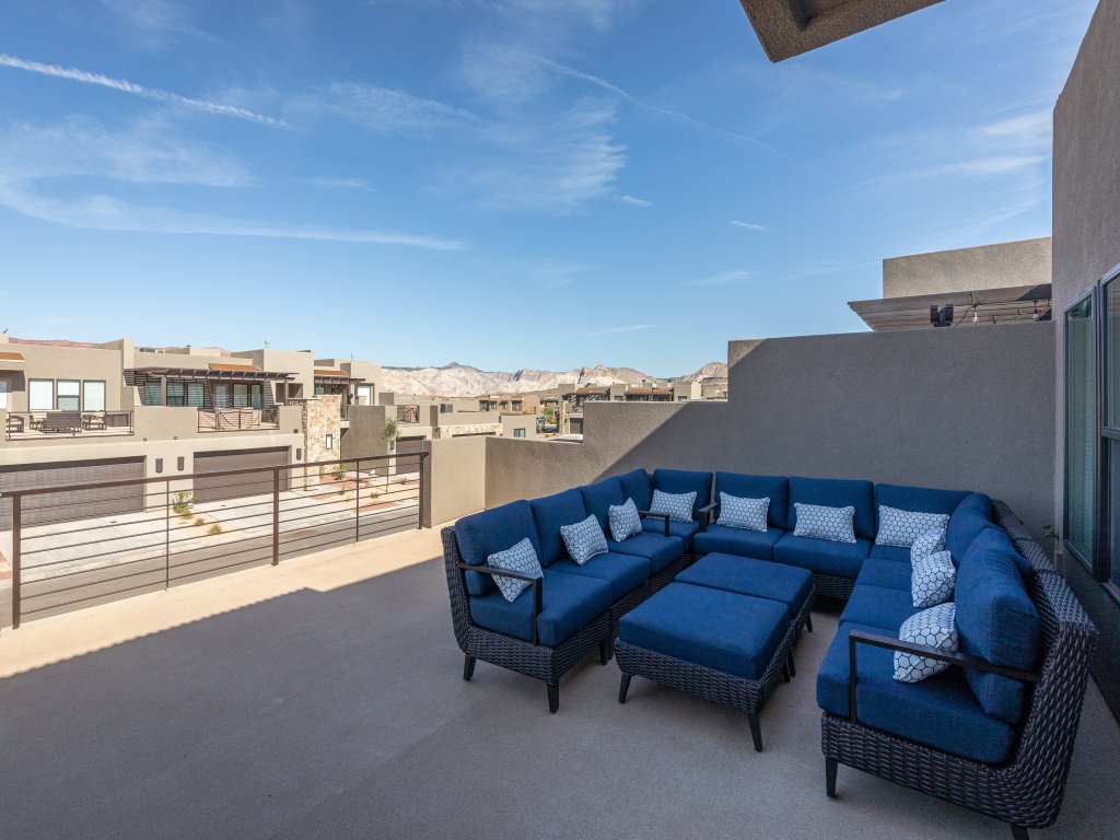 Cliffside Retreat Vacation Rental in St. George - RedAwning