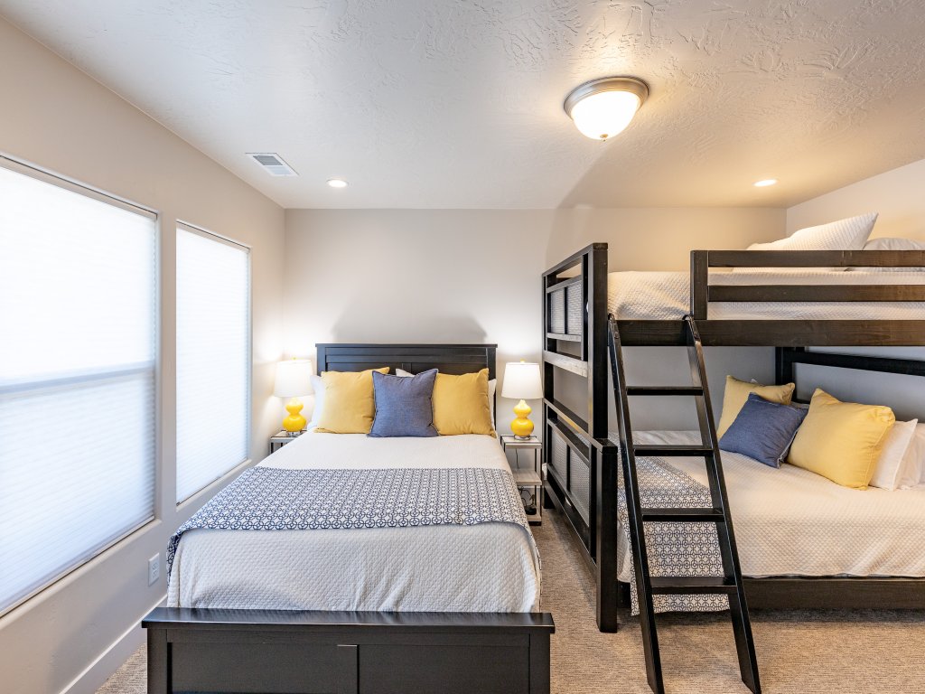 Cliffside Retreat Vacation Rental in St. George - RedAwning