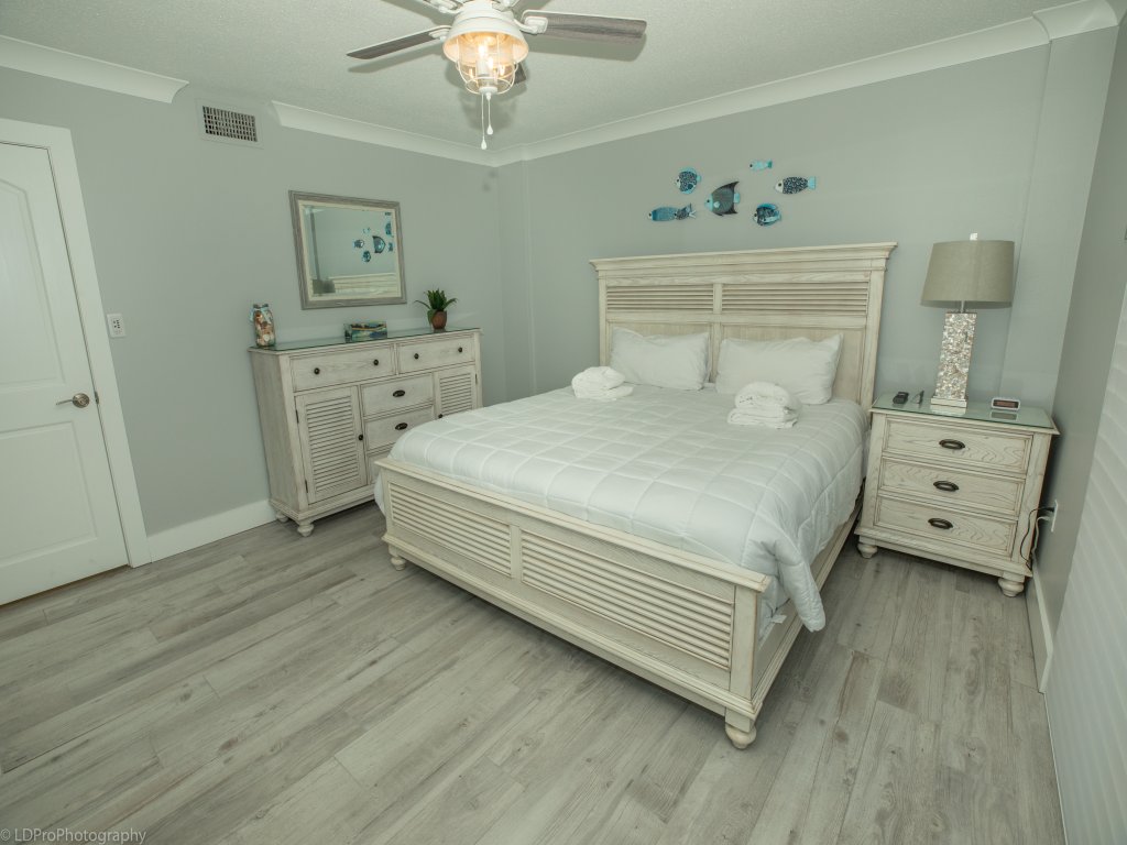 2106 is a Gulf Front 3 bedroom unobstructed views Vacation Rental in Destin - RedAwning