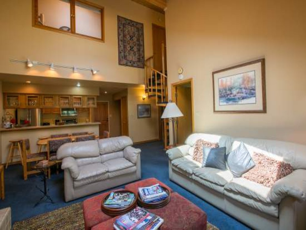 Townsend Place Condo 3 minutes walk to Beaver Creek VIllage Vacation Rental in Beaver Creek - RedAwning