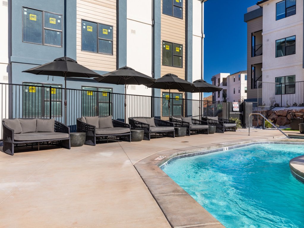 The Retreat at Coral Springs Resort Vacation Rental in Hurricane - RedAwning