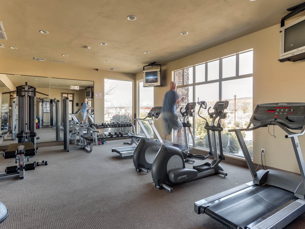 The Retreat at Coral Springs Resort Vacation Rental in Hurricane - RedAwning