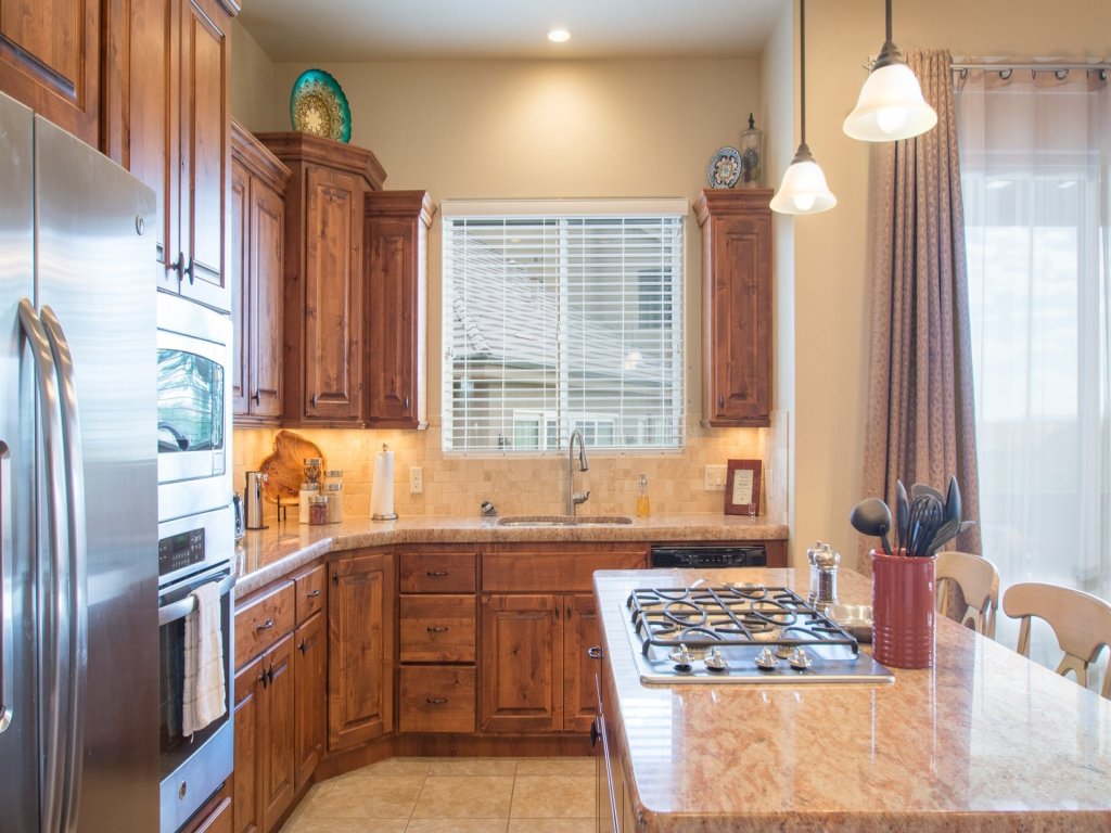 Sun-E-Scape Vacation Rental in Utah - RedAwning