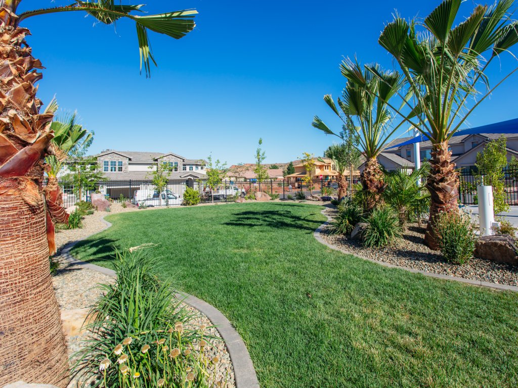 Spacious Villa 5 minutes to Lake State park Vacation Rental in Utah - RedAwning