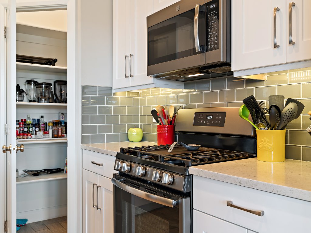 Sunshine Serendipity Vacation Rental in Utah - RedAwning