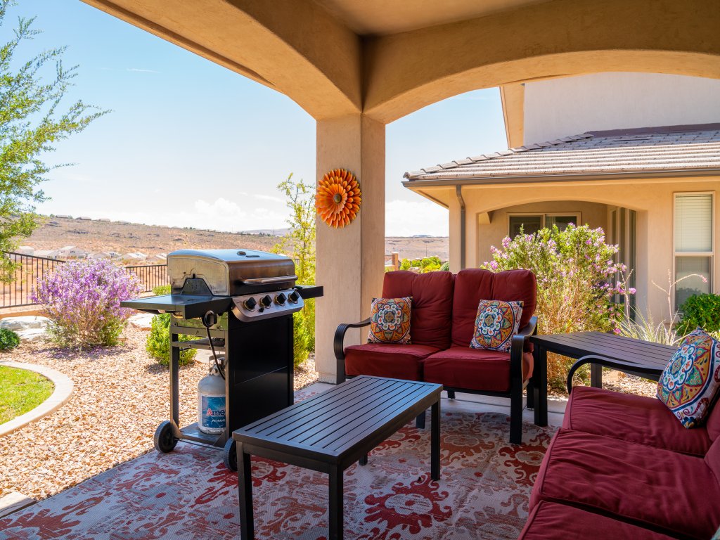 Sunshine Serendipity Vacation Rental in Utah - RedAwning