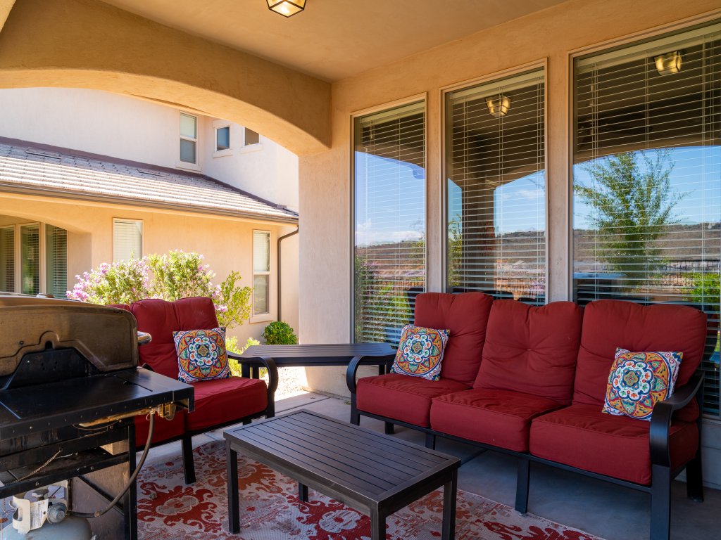 Sunshine Serendipity Vacation Rental in Utah - RedAwning