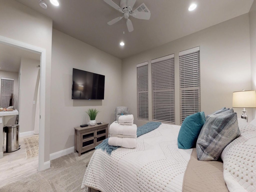 Arroyo Casita Vacation Rental in Utah - RedAwning
