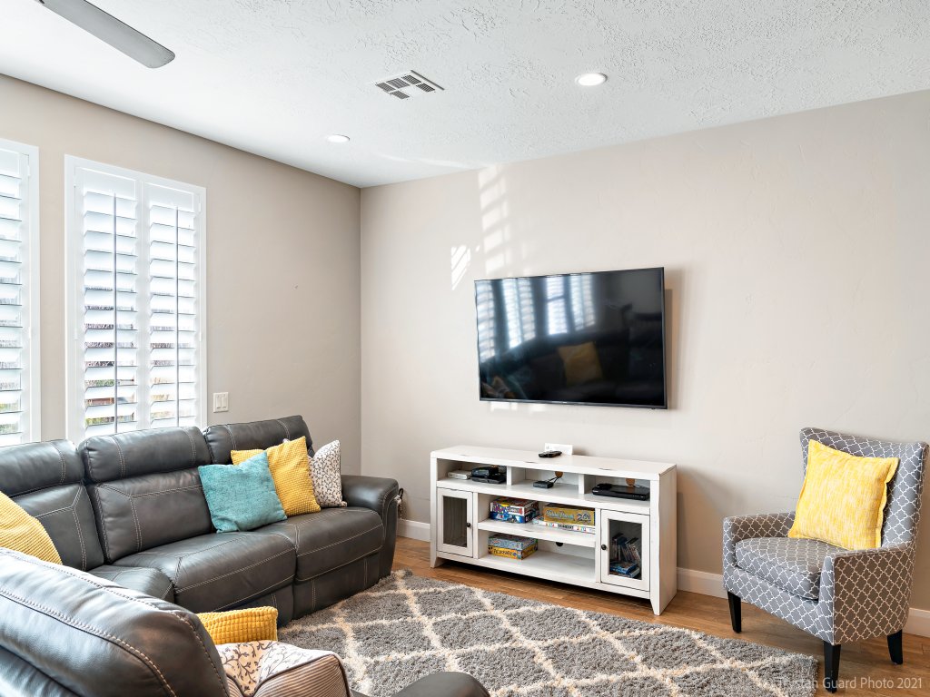 The Escape at Emerald Cove Vacation Rental in Utah - RedAwning