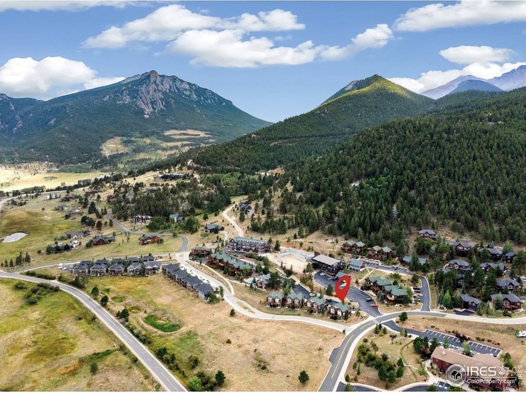 Jackstraw Mountain 32 Vacation Rental in Estes Park - RedAwning