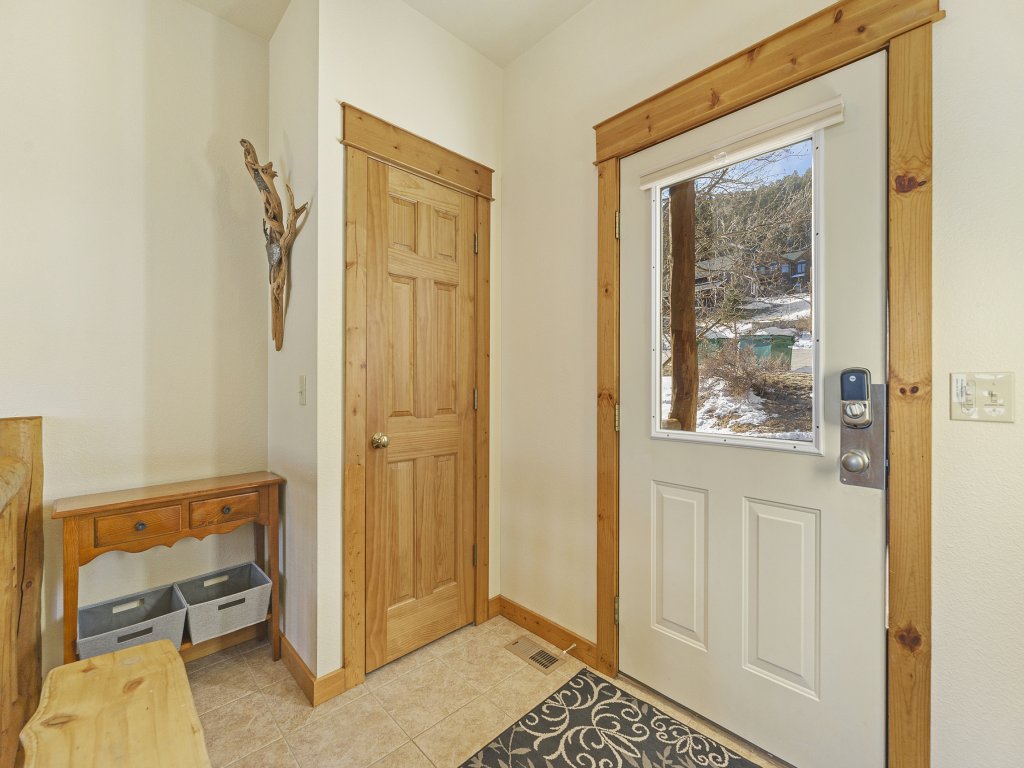 Jackstraw Mountain 32 Vacation Rental in Estes Park - RedAwning