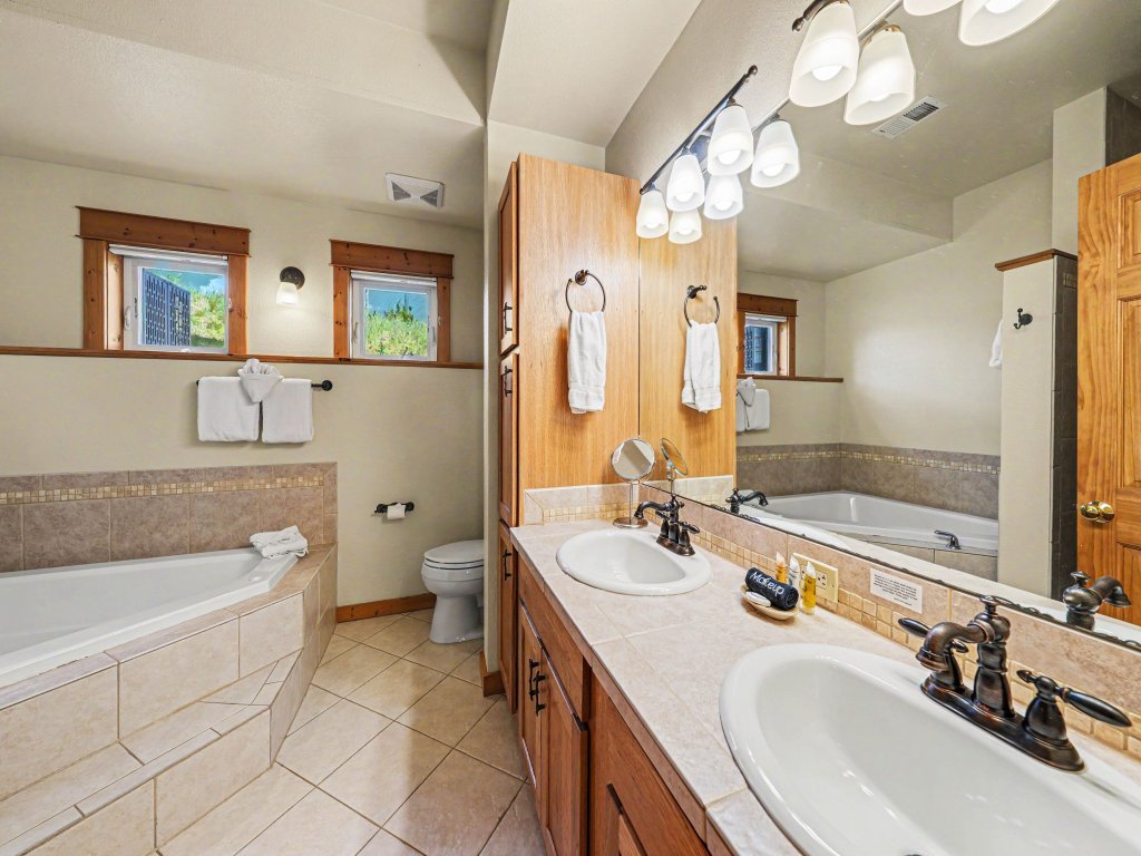 Jackstraw Mountain 32 Vacation Rental in Estes Park - RedAwning