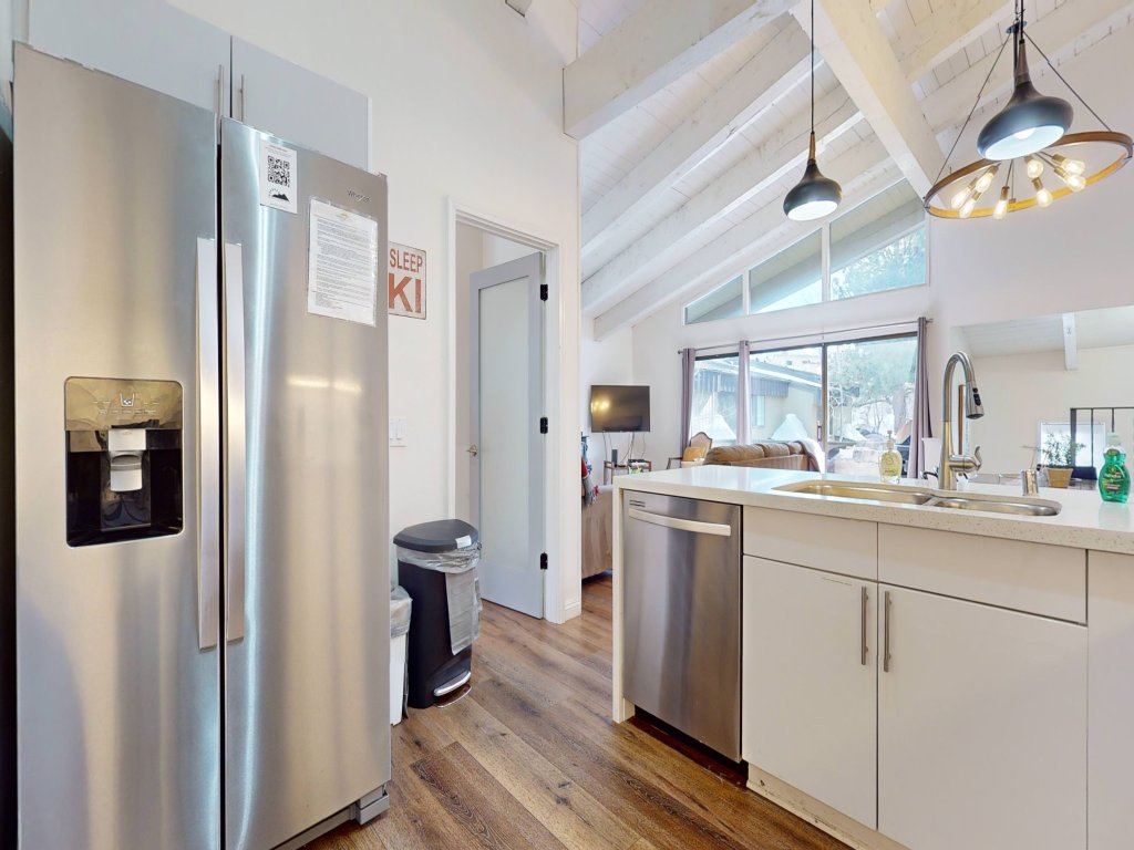 Chateau de Montagne 6 Pet-Friendly and Remodeled, On Shuttle Route Vacation Rental in Mammoth Lakes - RedAwning