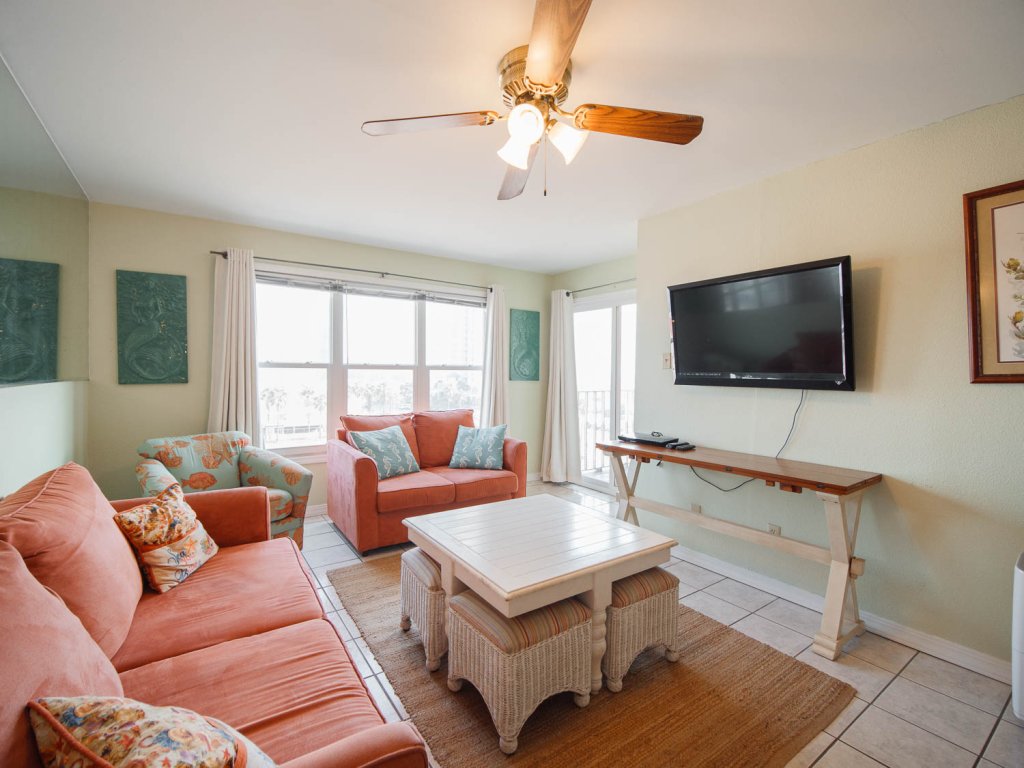 Relaxing Top Floor Corner 2BR Condo with Great View - 3 Minute Walk To The Beach! Vacation Rental in South Padre Island - RedAwning