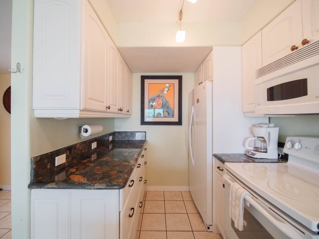 Relaxing Top Floor Corner 2BR Condo with Great View - 3 Minute Walk To The Beach! Vacation Rental in South Padre Island - RedAwning