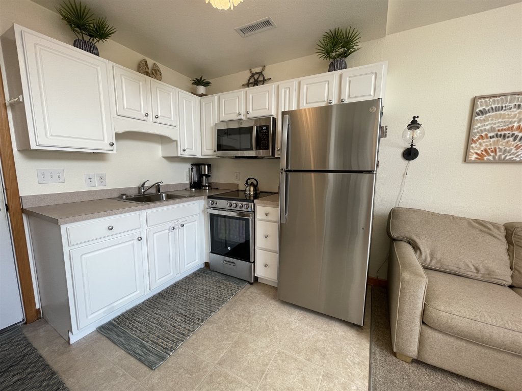 38 TOPAZ TIDES Vacation Rental in Hatteras - RedAwning