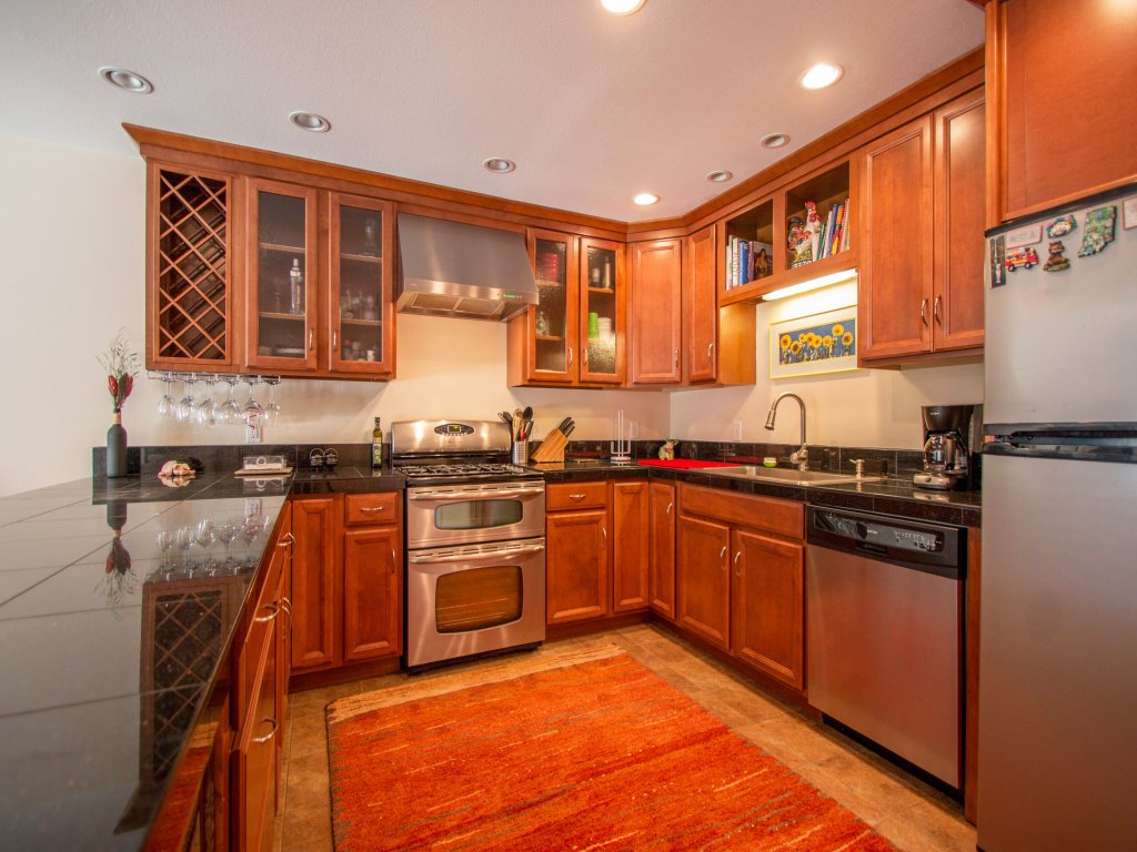 Northern Daylights Vacation Rental in White Salmon - RedAwning