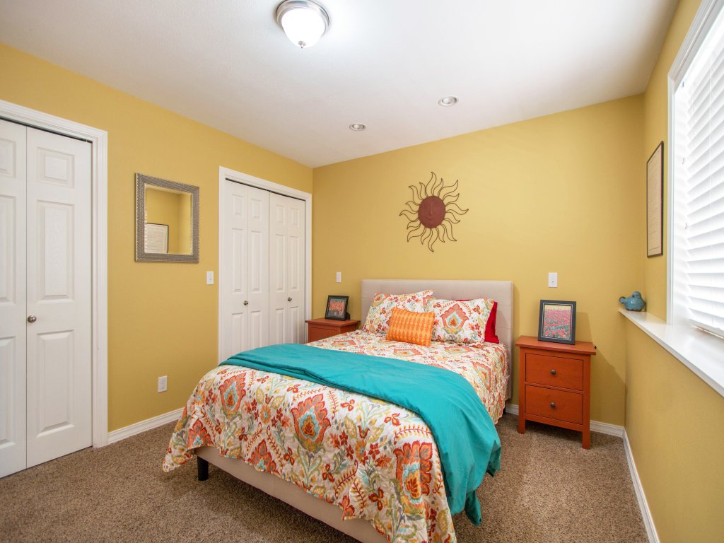 Northern Daylights Vacation Rental in White Salmon - RedAwning