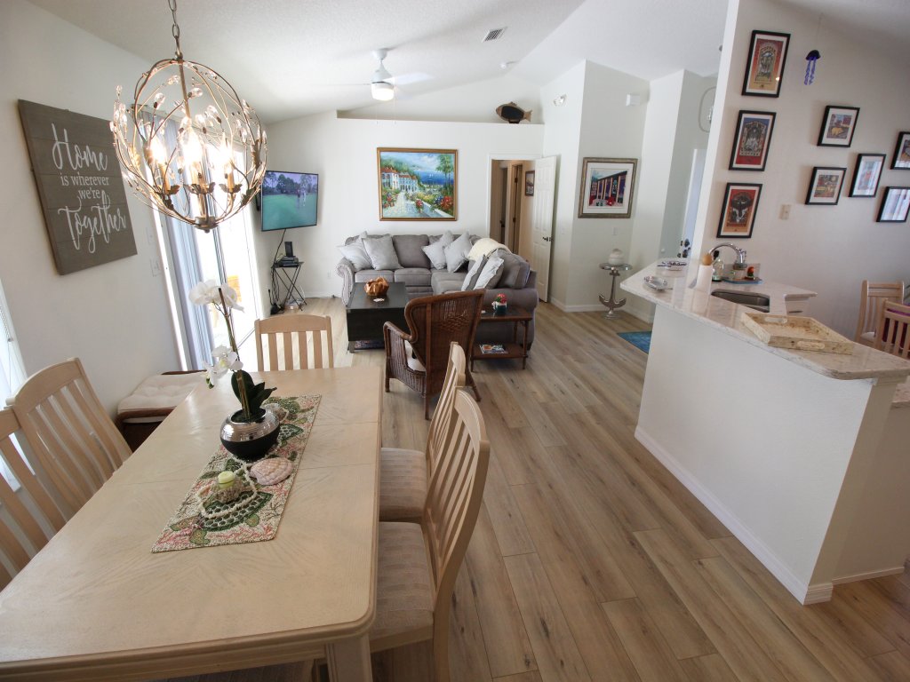 Little Peace of Paradise at Villa Willow Wood Vacation Rental in Florida - RedAwning