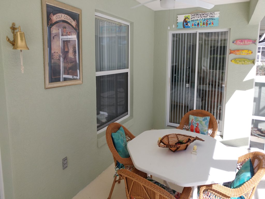 Little Peace of Paradise at Villa Willow Wood Vacation Rental in Florida - RedAwning