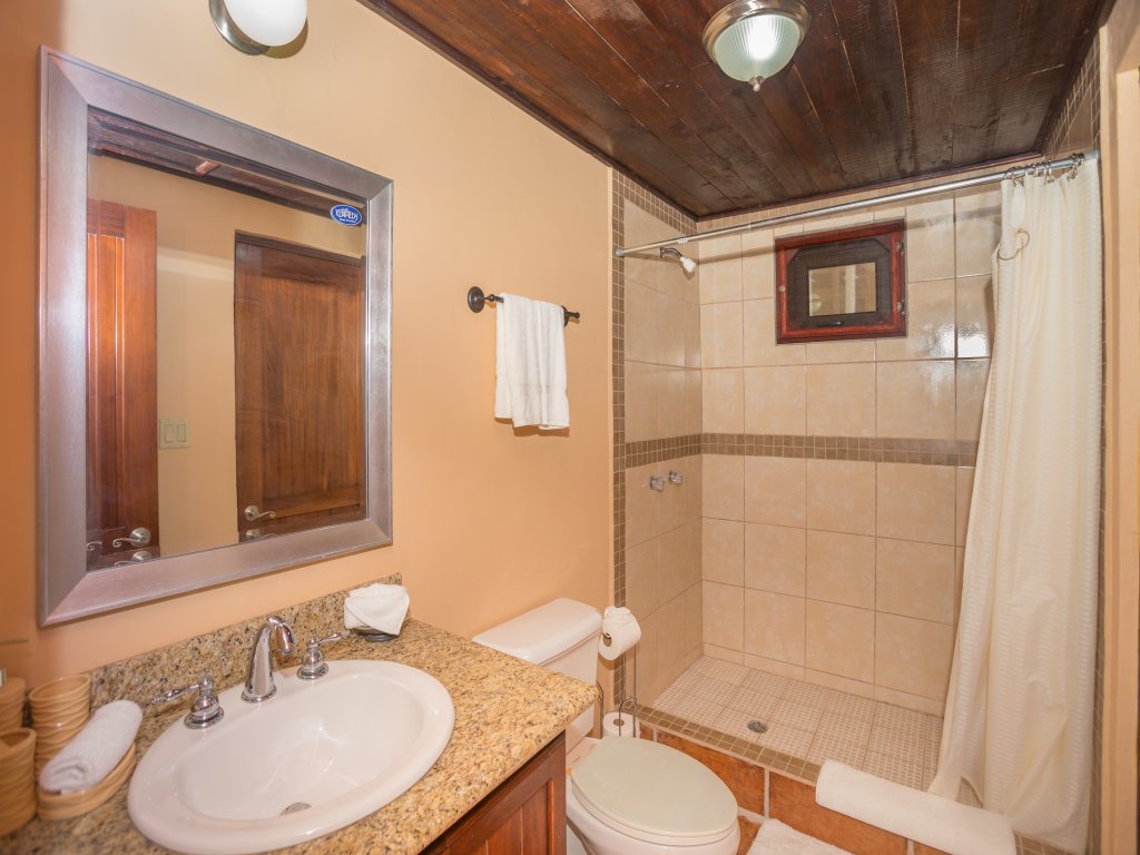 Caribbean Breeze 6B Vacation Rental - RedAwning