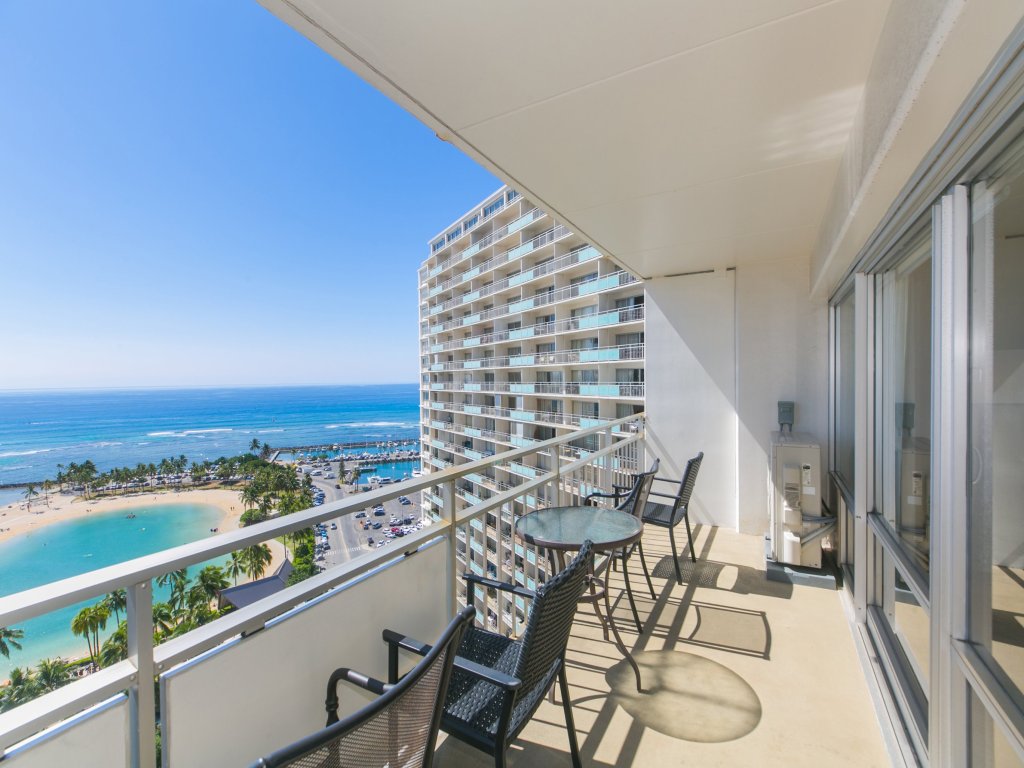 Ilikai Tower 1920 Vacation Rental in Honolulu - RedAwning