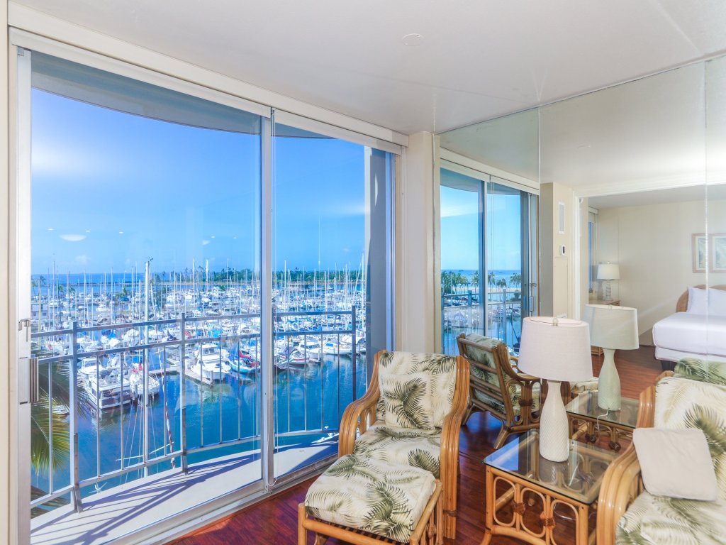 Ilikai Marina 682 Vacation Rental in Honolulu - RedAwning
