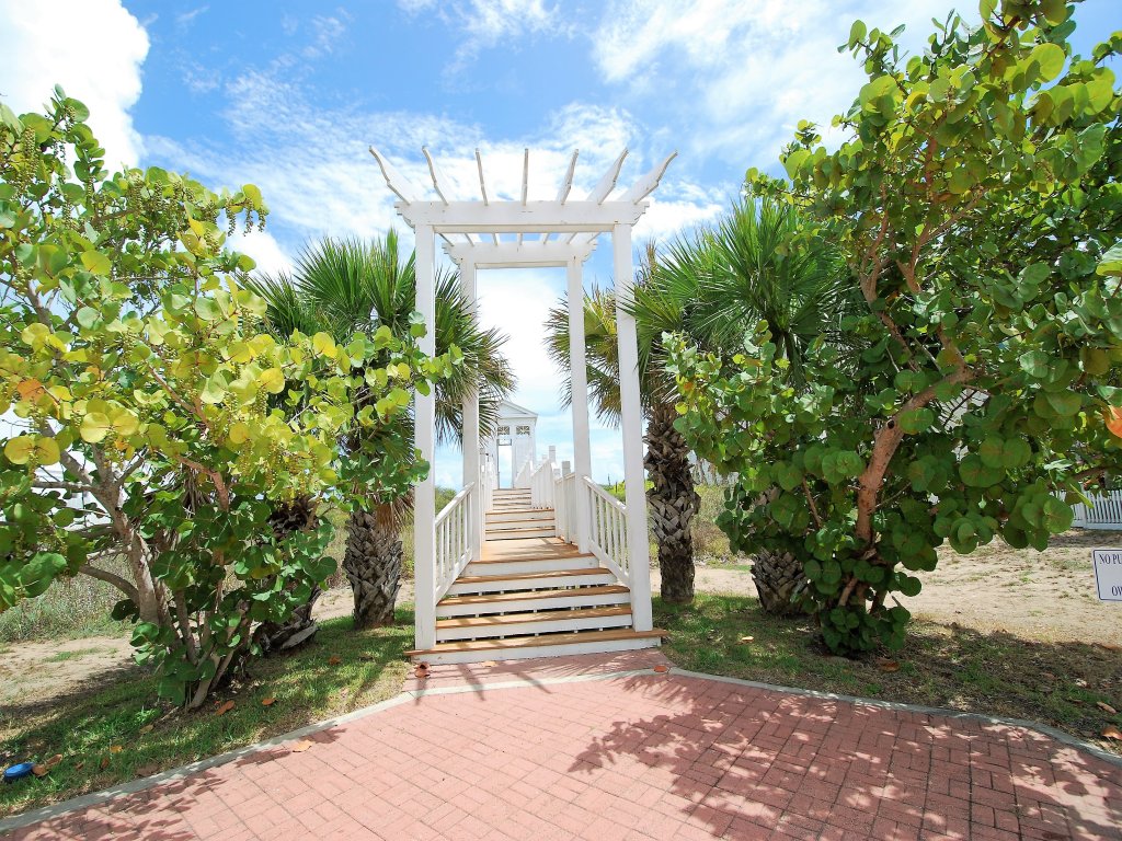 Sea Hawk - Private beach house with Pool & Hot Tub Vacation Rental in South Padre Island - RedAwning