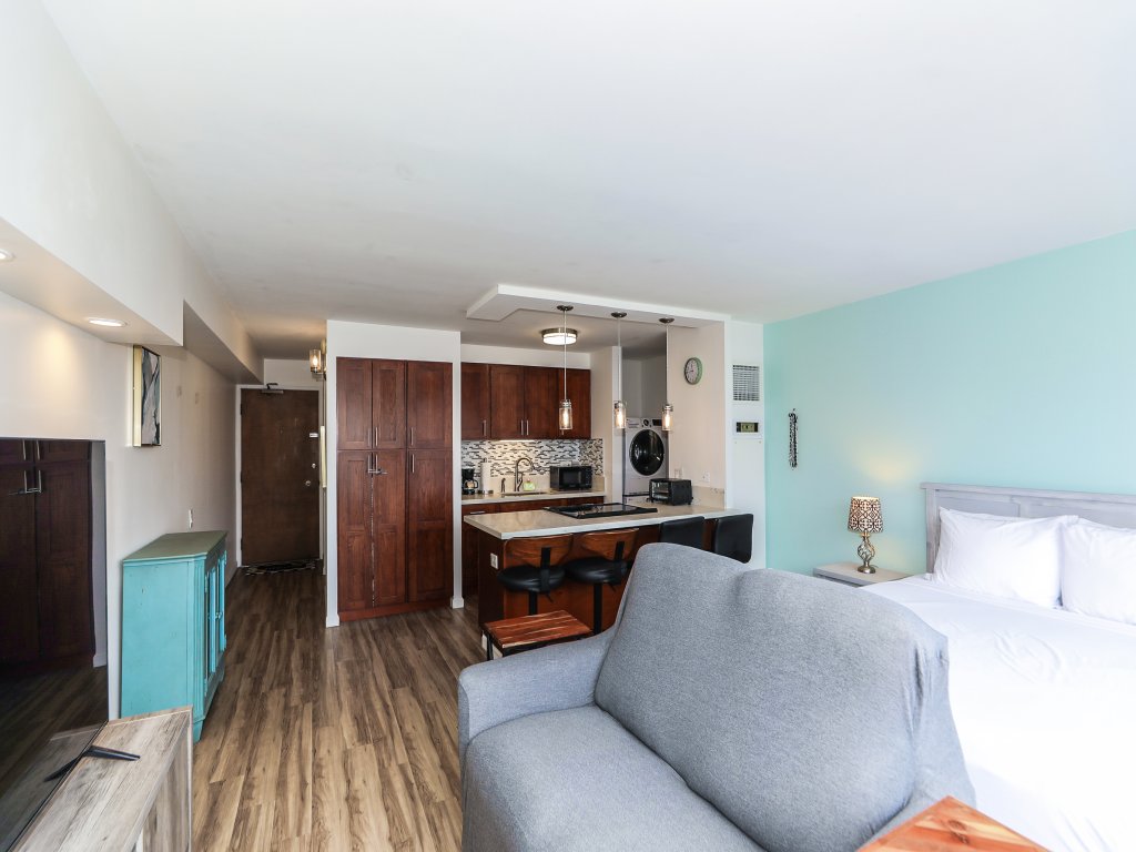 Discovery Bay 3505 Vacation Rental in Honolulu - RedAwning