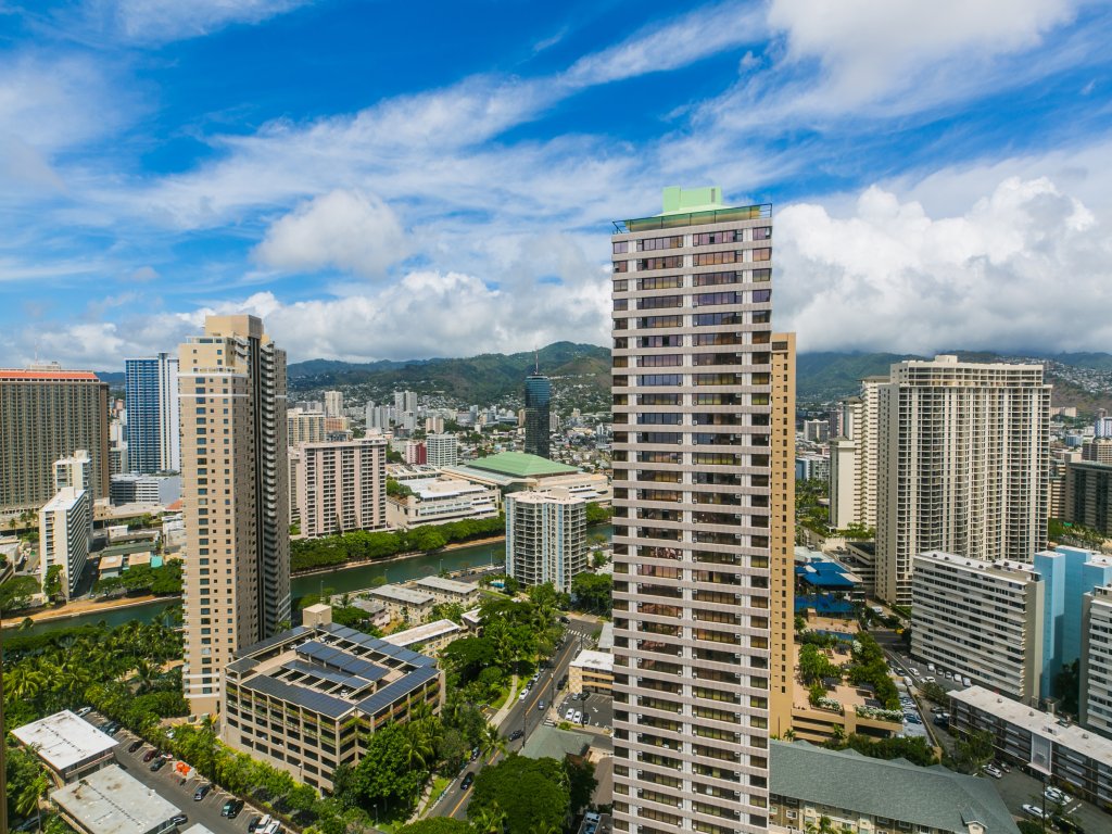 Discovery Bay 3517 Vacation Rental in Honolulu - RedAwning