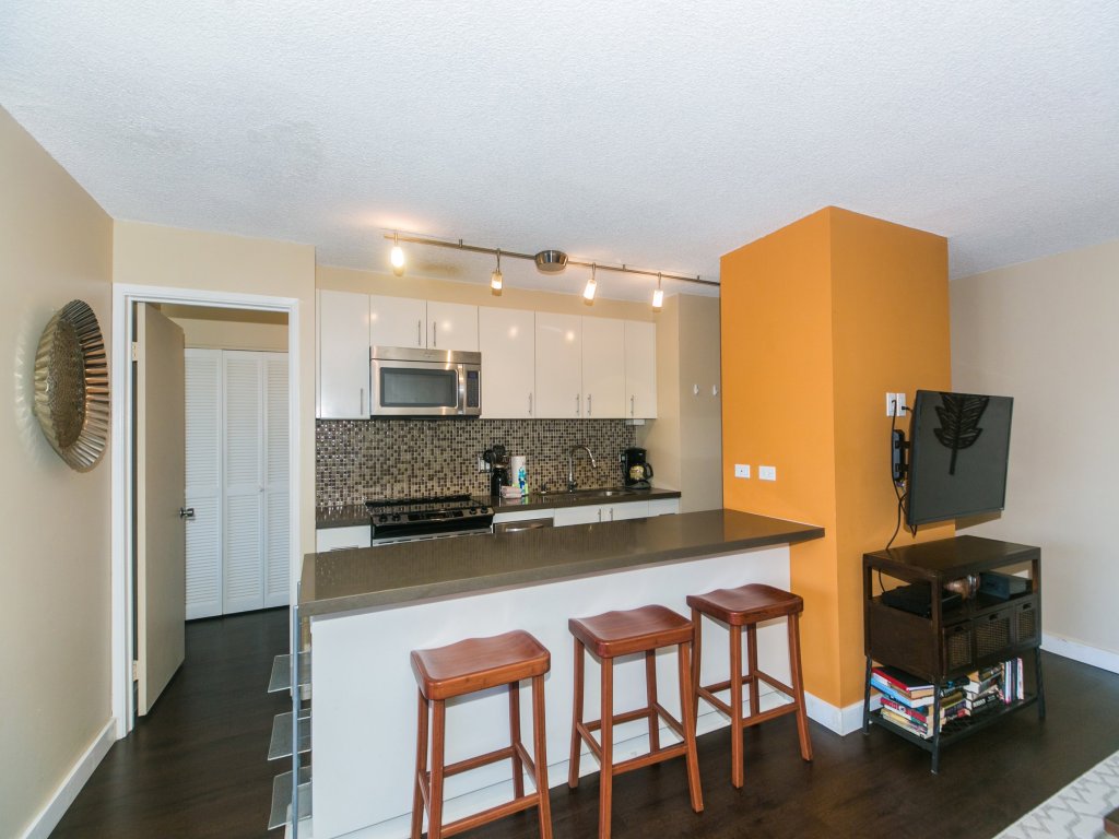 Discovery Bay 3517 Vacation Rental in Honolulu - RedAwning