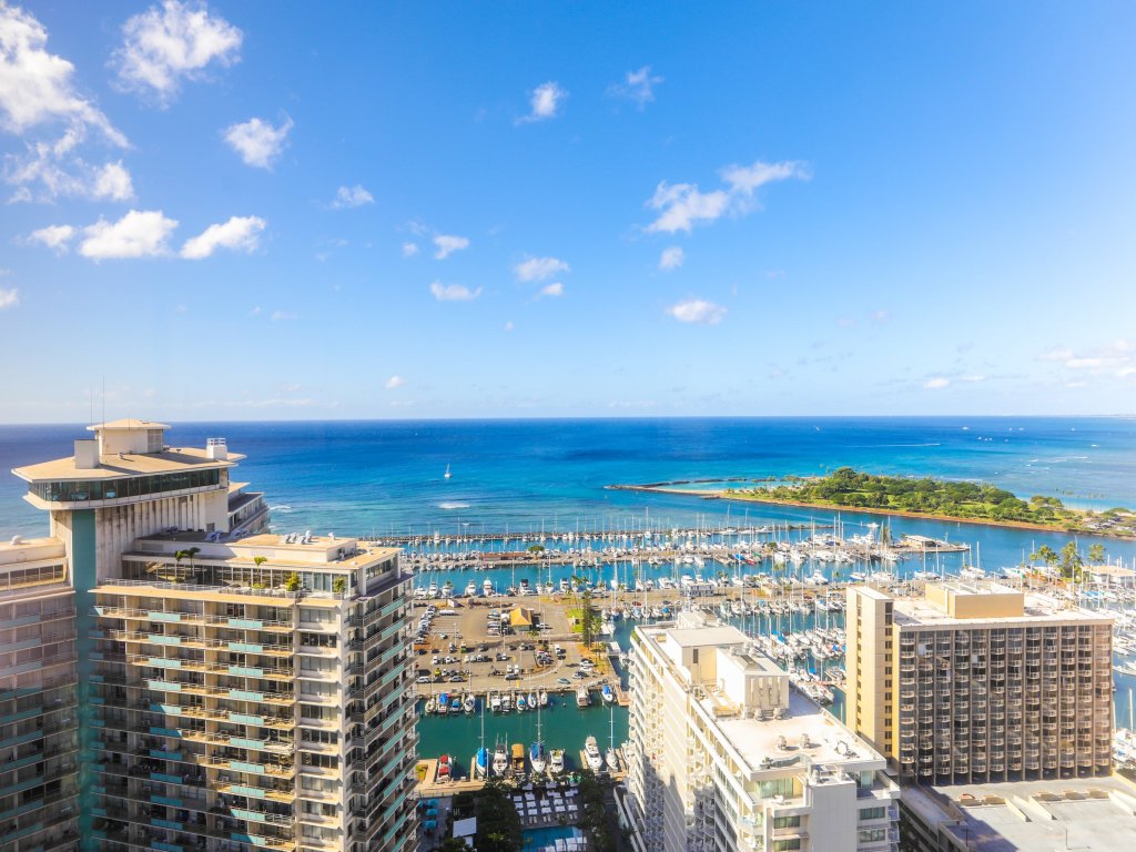 Discovery Bay 3719 Vacation Rental in Honolulu - RedAwning