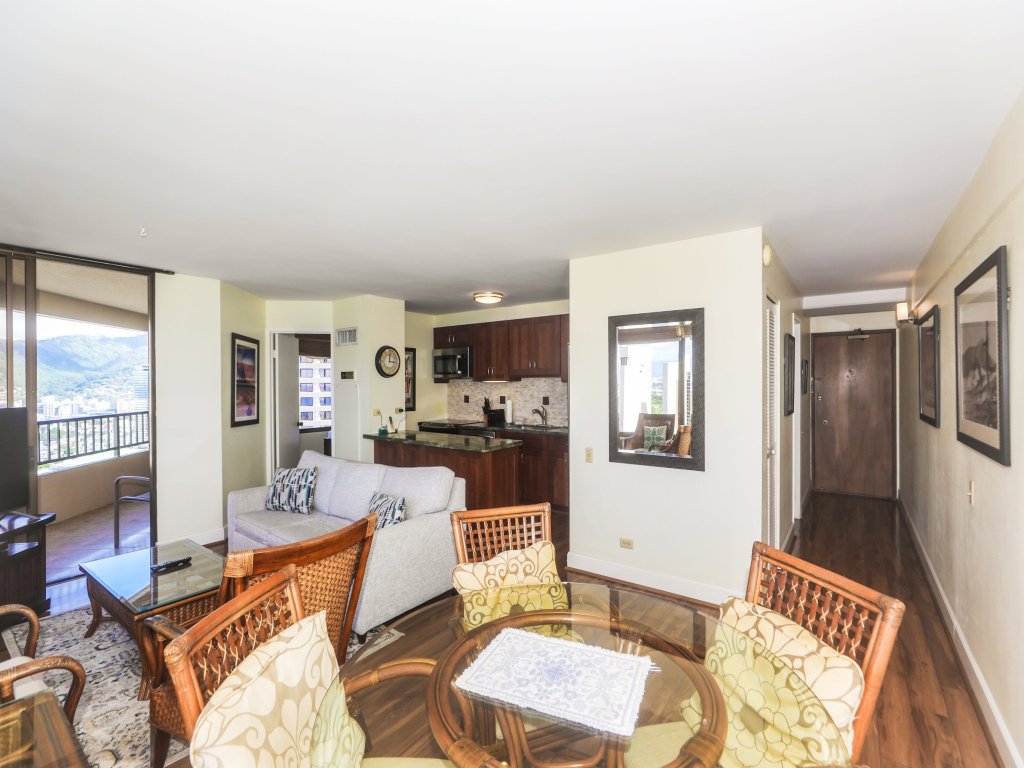 Discovery Bay 3719 Vacation Rental in Honolulu - RedAwning