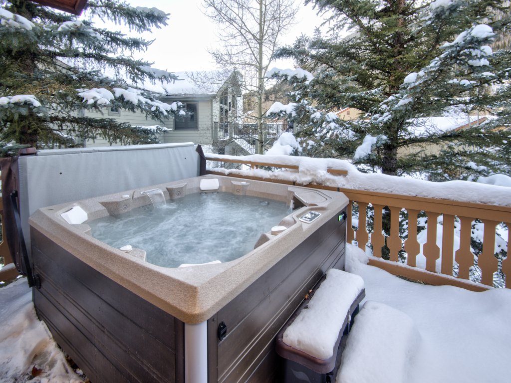 5025 Main Gore Place Unit B Vacation Rental in Vail - RedAwning