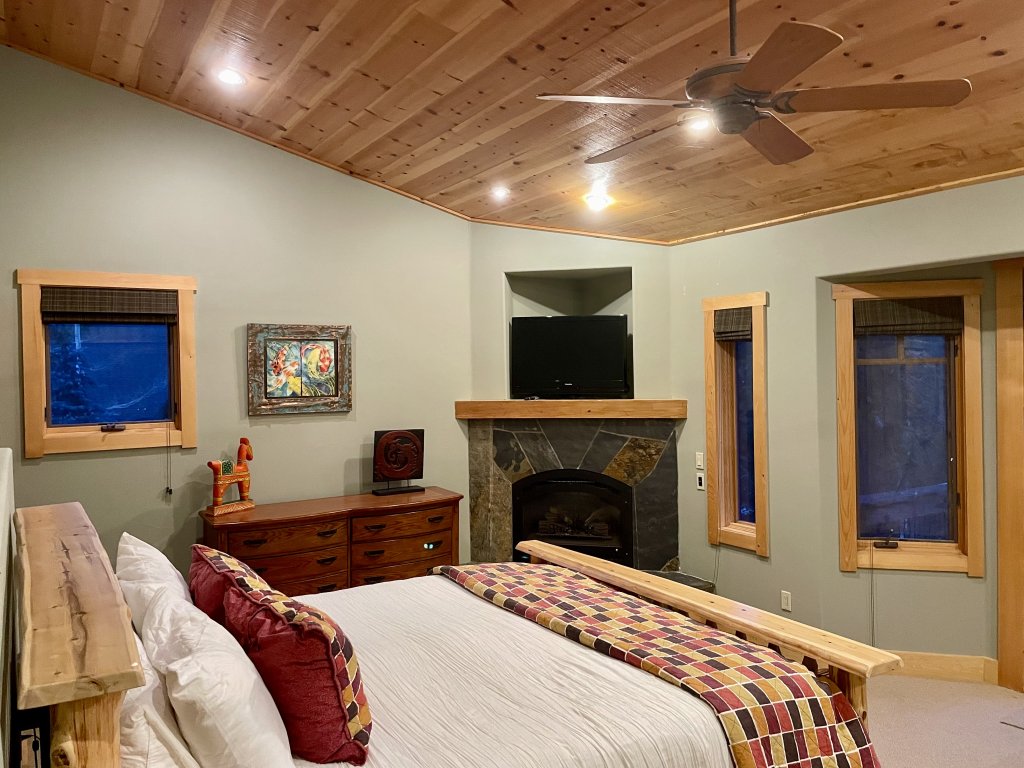 Luxury Chalet with Hot Tub in Private Setting - Tahoe Donner Vacation Rental in Truckee - RedAwning