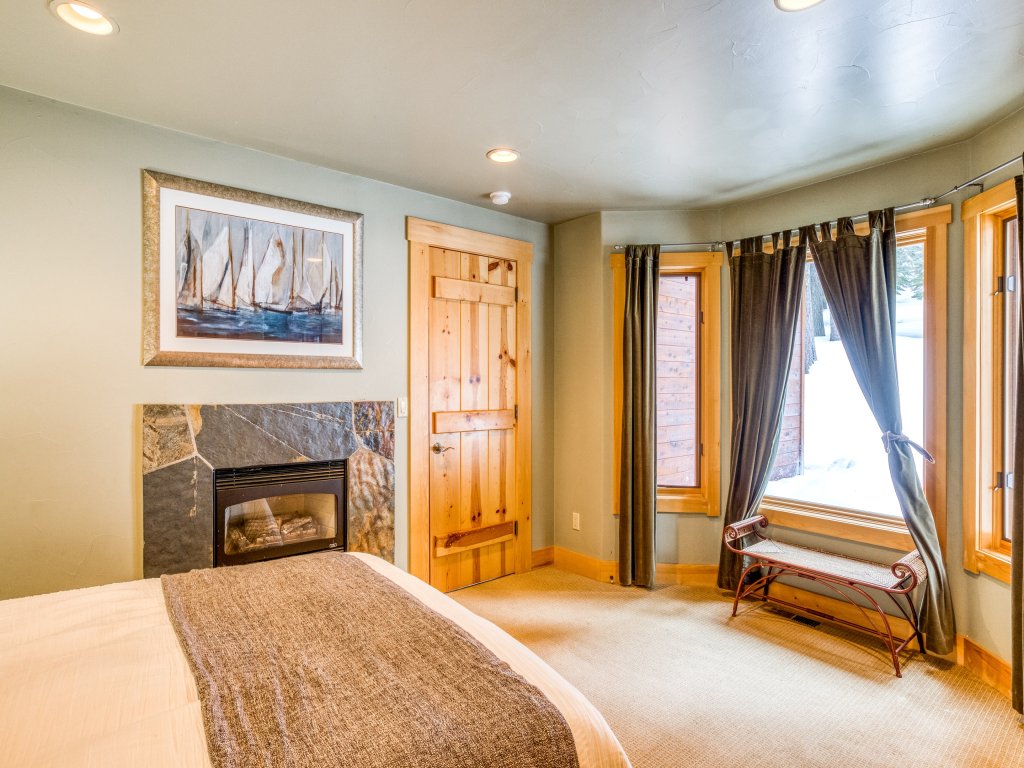 Luxury Chalet with Hot Tub in Private Setting - Tahoe Donner Vacation Rental in Truckee - RedAwning