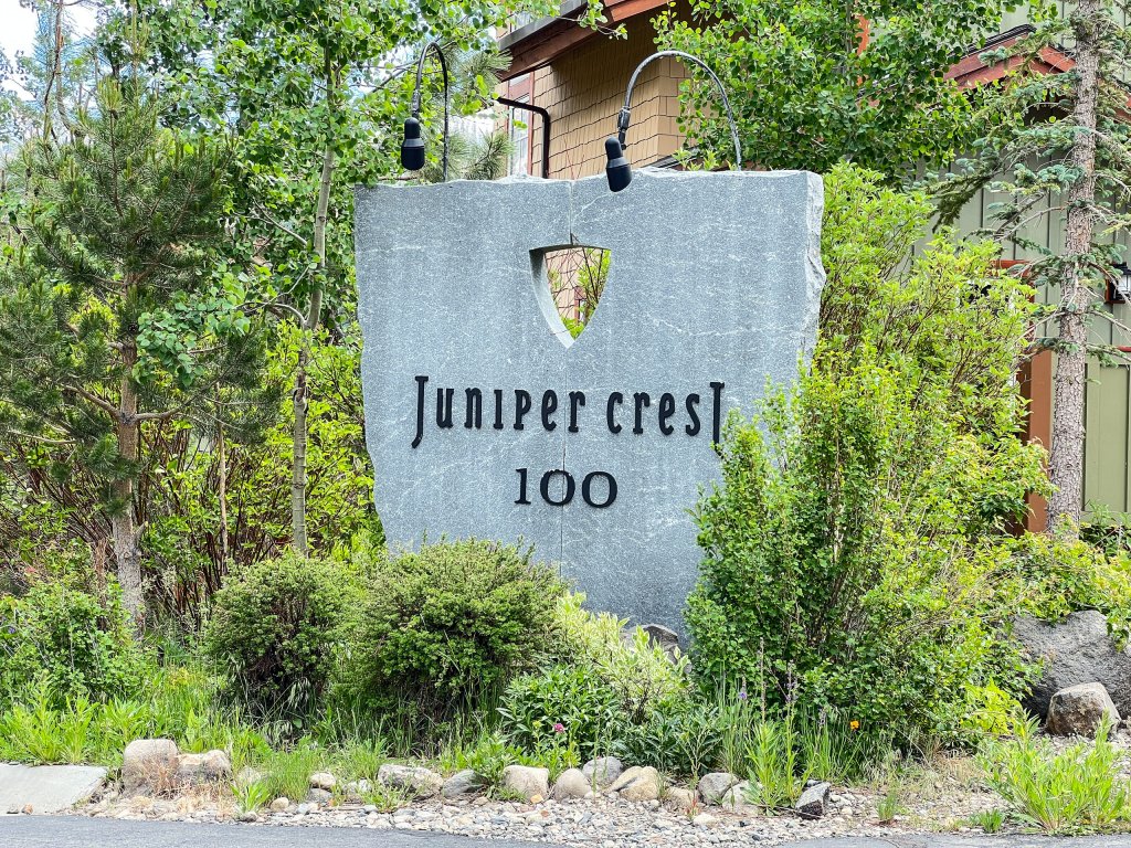 Juniper Crest 7 Private Hot Tub, 2 Car Garage, BBQ, Walk to the Lifts and Mountain Views Vacation Rental in Mammoth Lakes - RedAwning